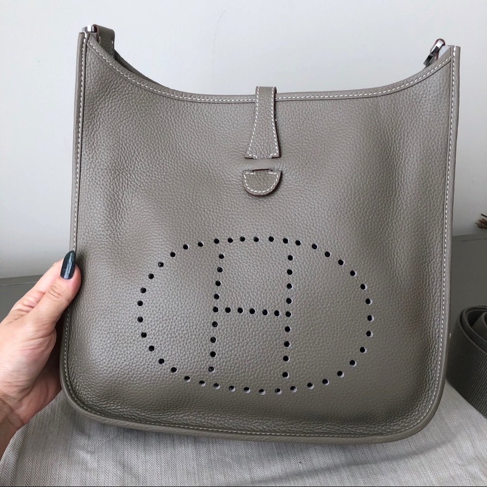 ❗️sold❗️Hermès Clemence Evelyn III PM in Etoupe - Picture 3 of 8